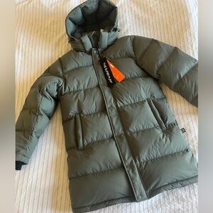 Aritzia women goose down coat